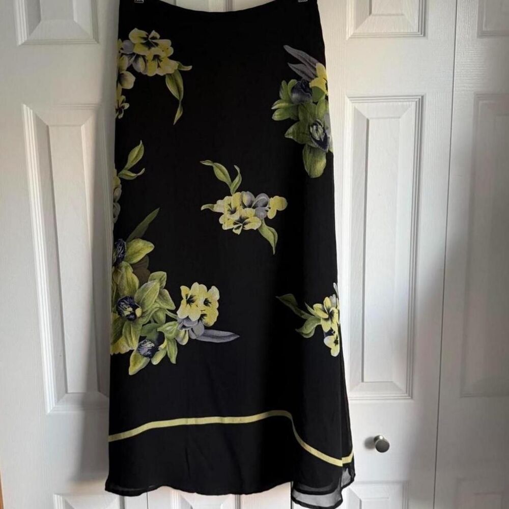 Vintage 90s Y2K black floral 100% silk maxi skirt size 8 by Field Manor